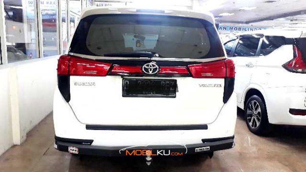 Mobil Toyota Kijang Innova 2019