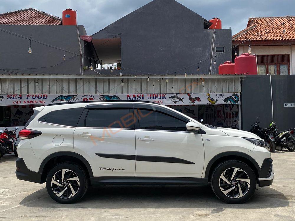 Mobil Toyota Rush 2018