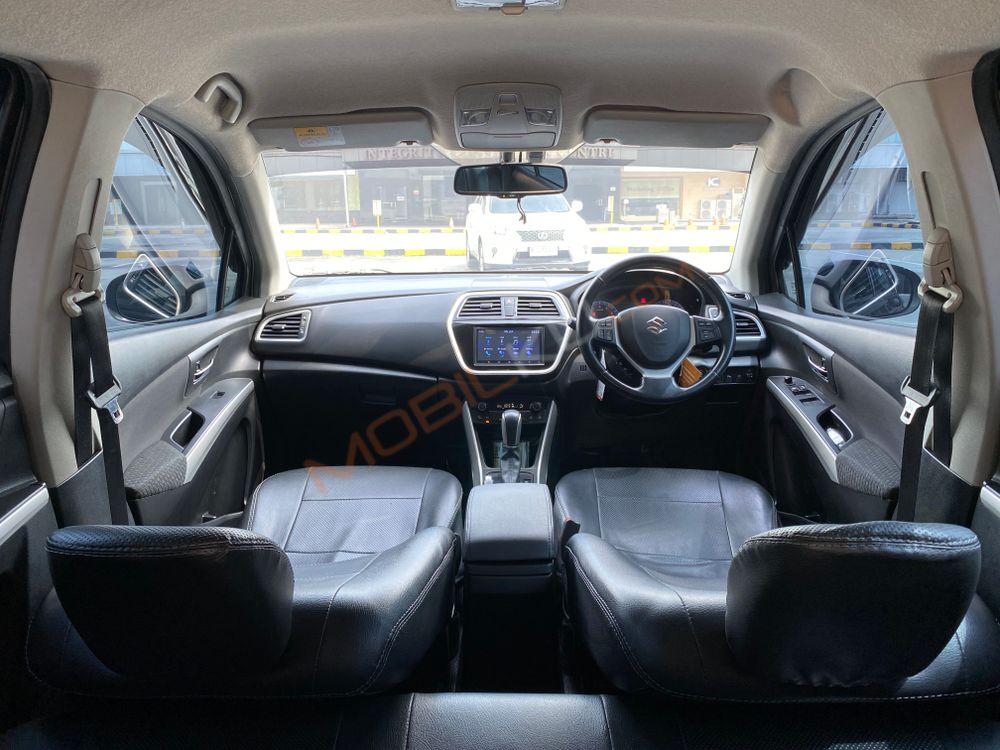 Mobil Suzuki SX4 2017