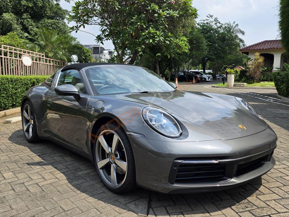 Mobil Porsche 911 2022