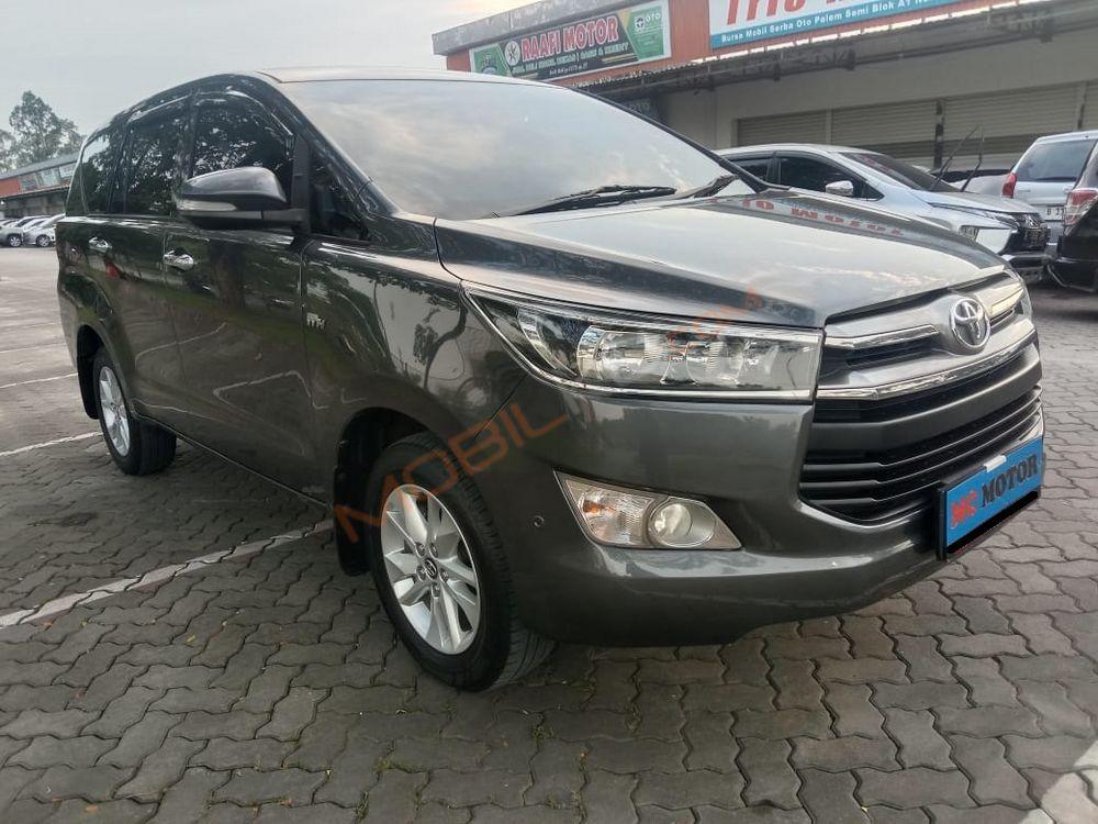 Mobil Toyota Kijang Innova 2016