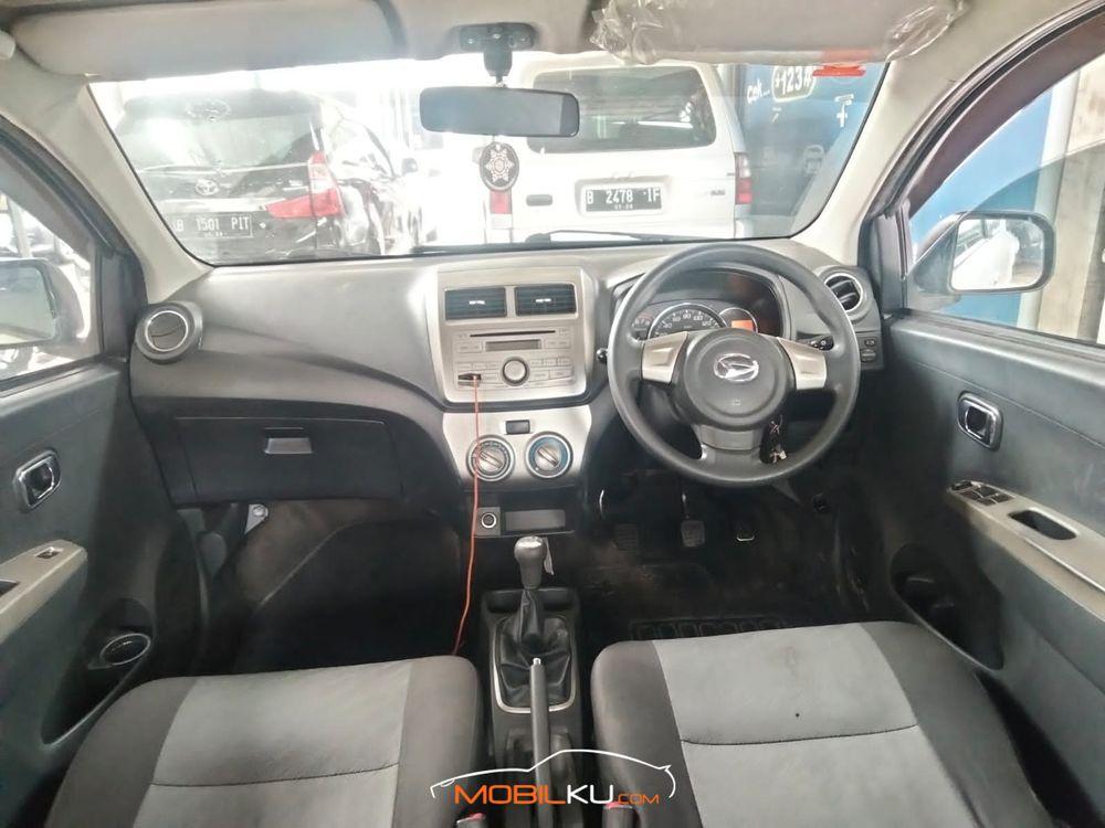Mobil Daihatsu Ayla 2015