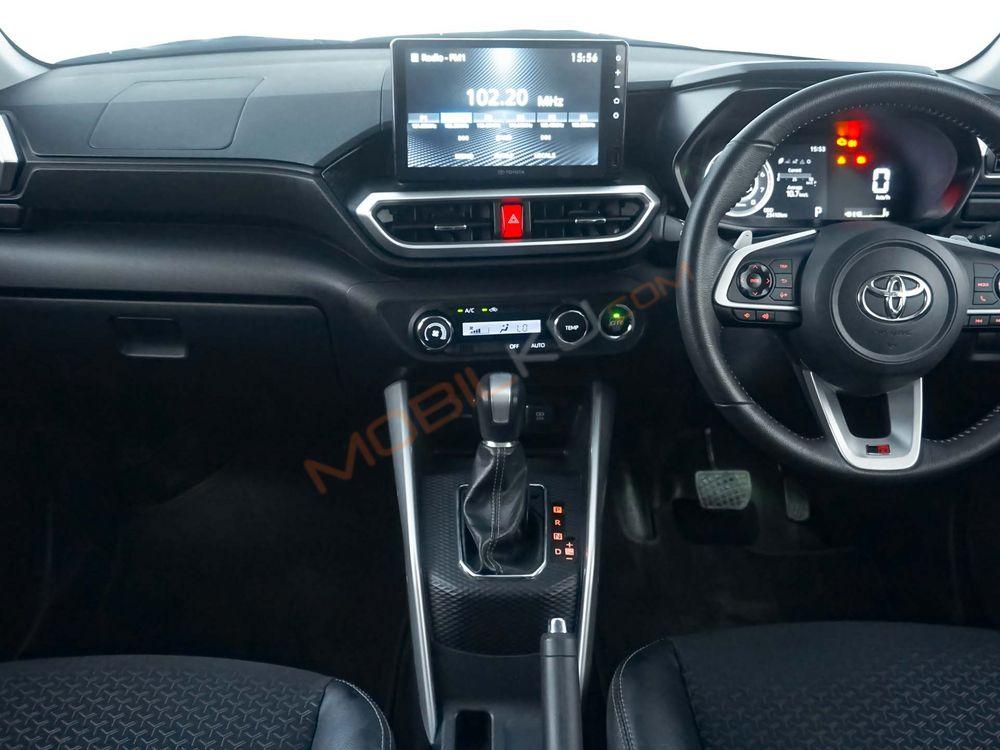 Mobil Toyota Raize 2021