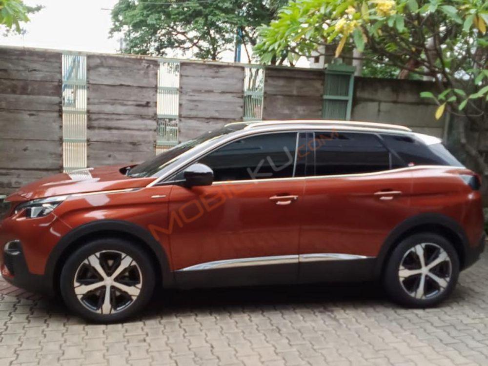 Mobil Peugeot 3008 2018