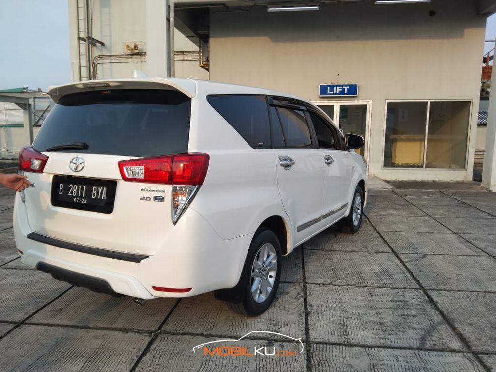 Mobil Toyota Kijang Innova 2018
