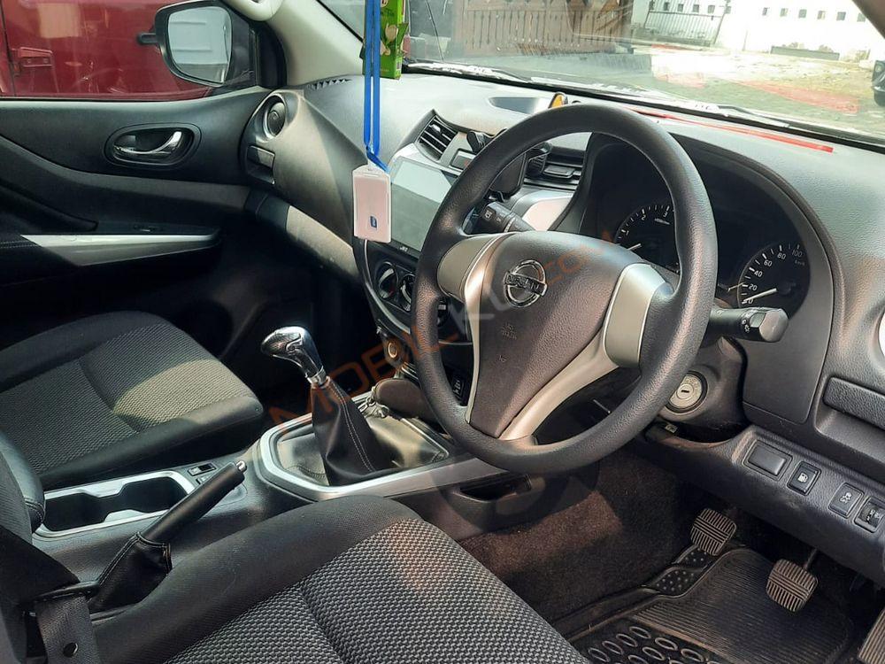 Mobil Nissan Terra 2020