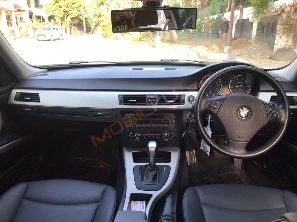 Mobil BMW 3 Series 2010