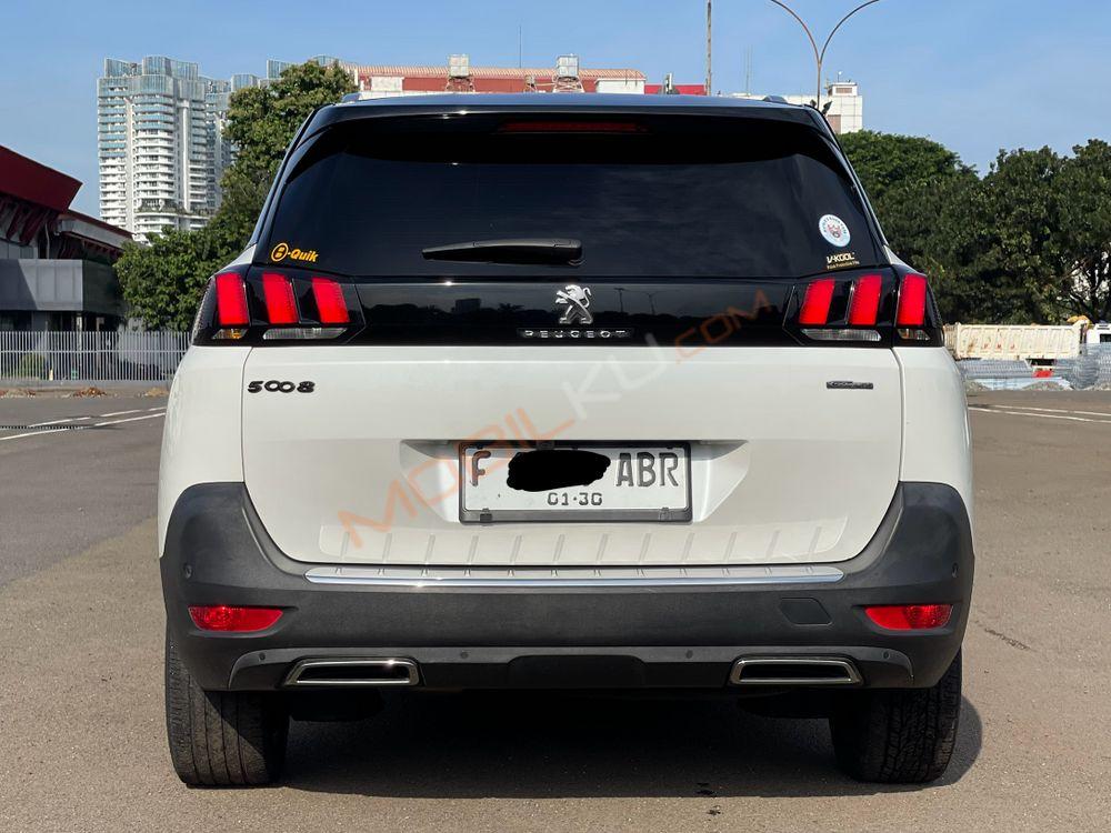 Mobil Peugeot 5008 2019