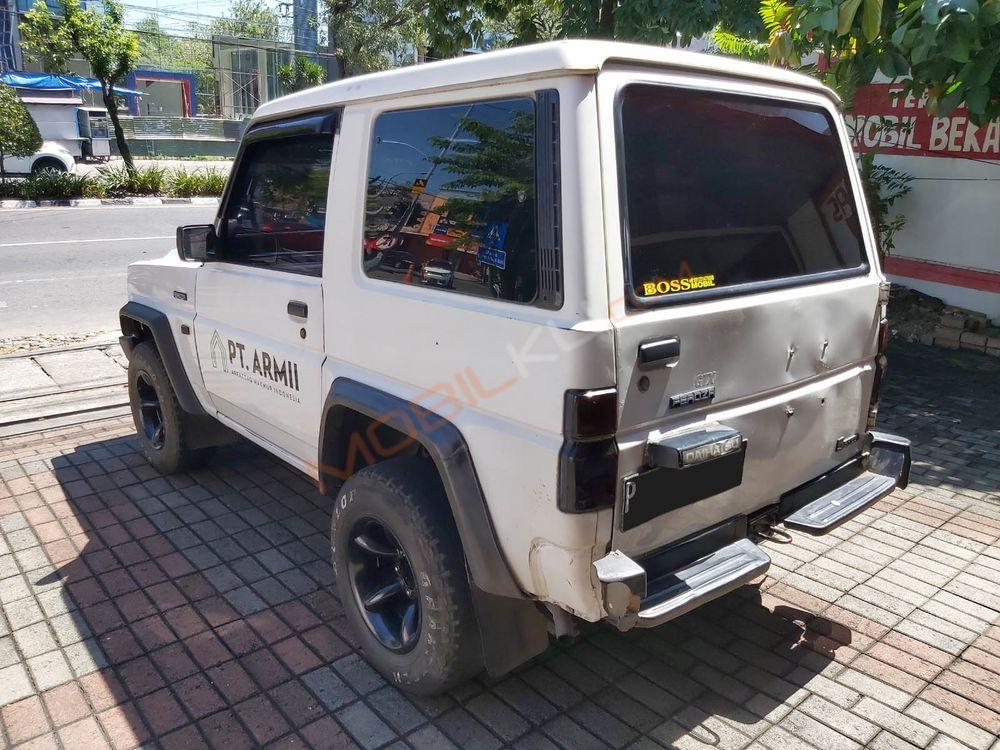 Mobil Daihatsu Feroza 1995