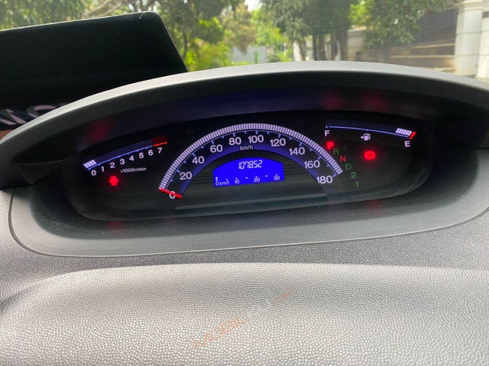 Mobil Honda Freed 2012