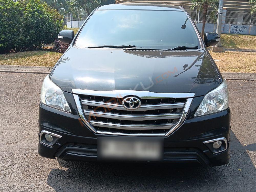 Mobil Toyota Kijang Innova 2014