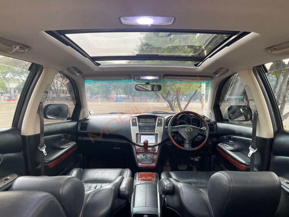 Mobil Toyota Harrier 2011