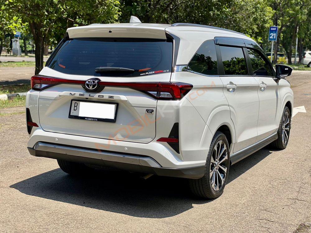 Mobil Toyota Veloz 2022