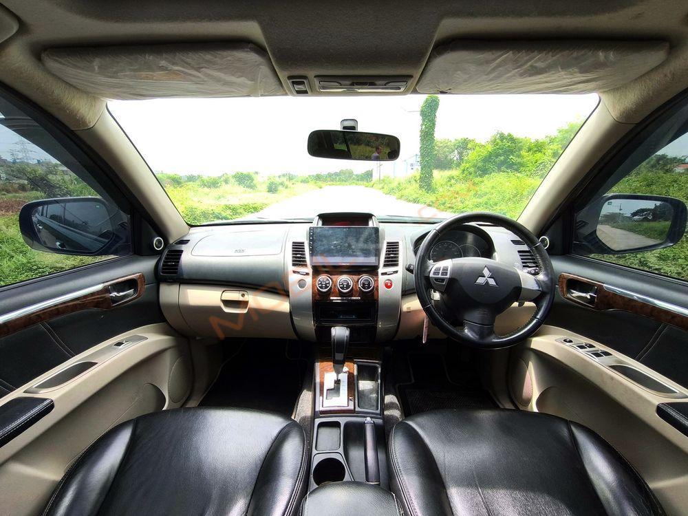 Mobil Mitsubishi Pajero Sport 2014