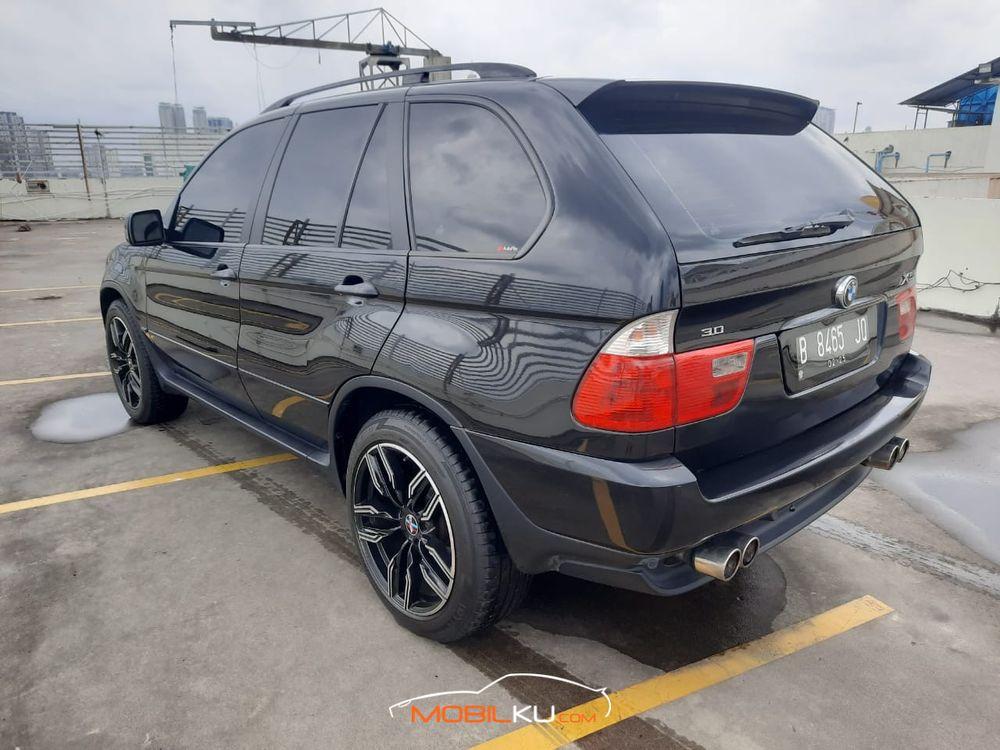 Mobil BMW X5 2005