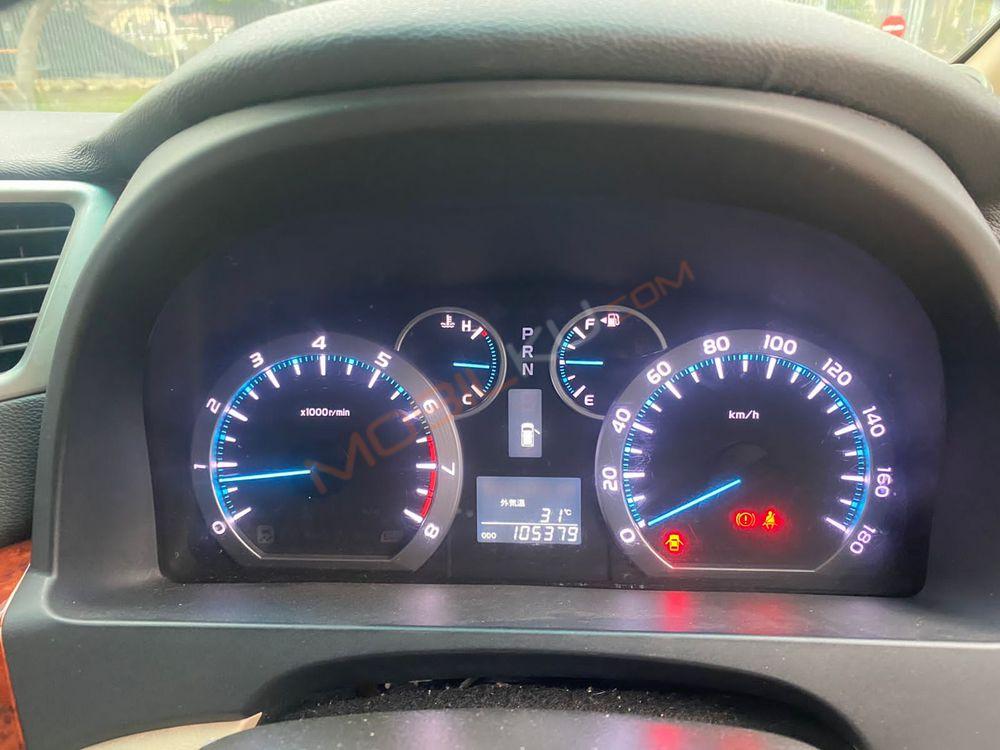 Mobil Toyota Alphard 2009