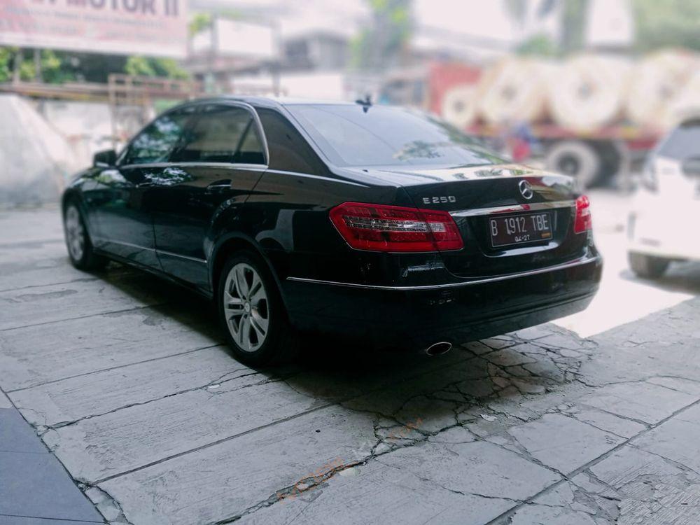 Mobil Mercedes-Benz E-Class 2011