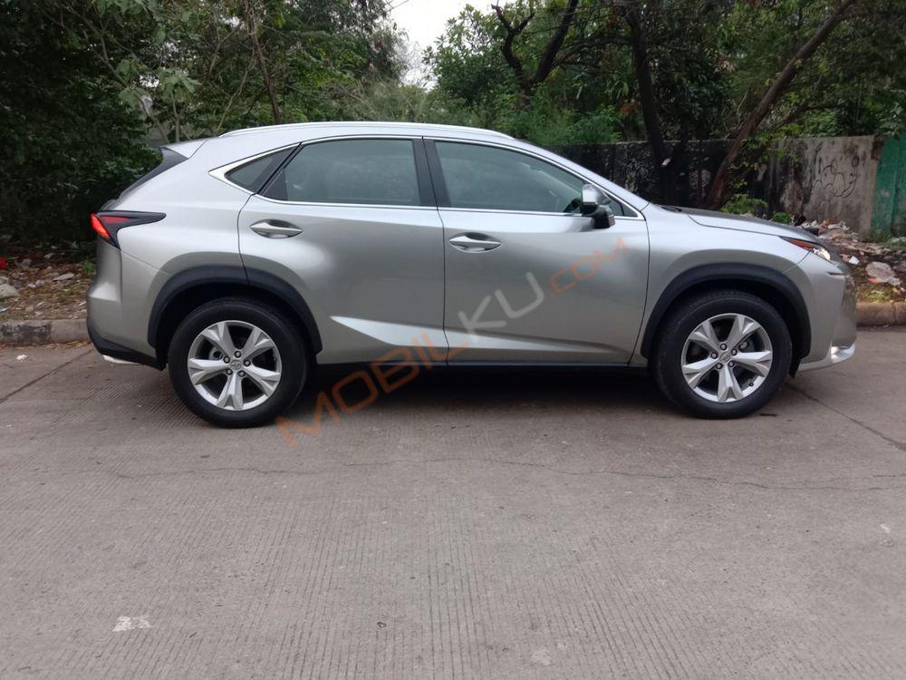 Mobil Lexus NX 2015