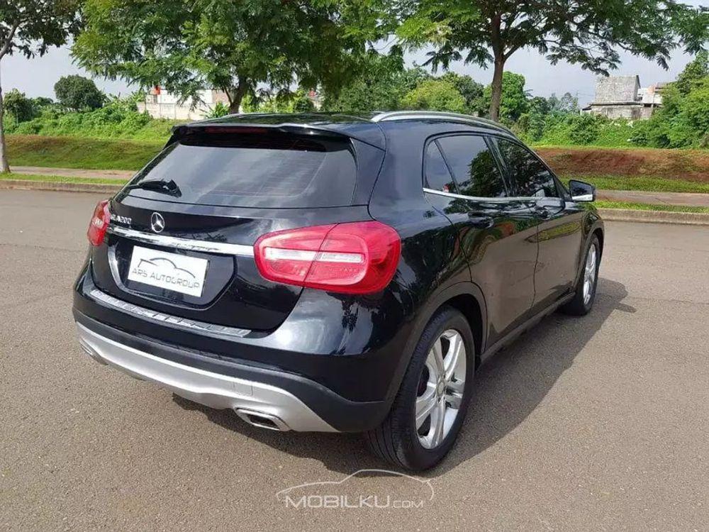 Mobil Mercedes-Benz GLA 2014