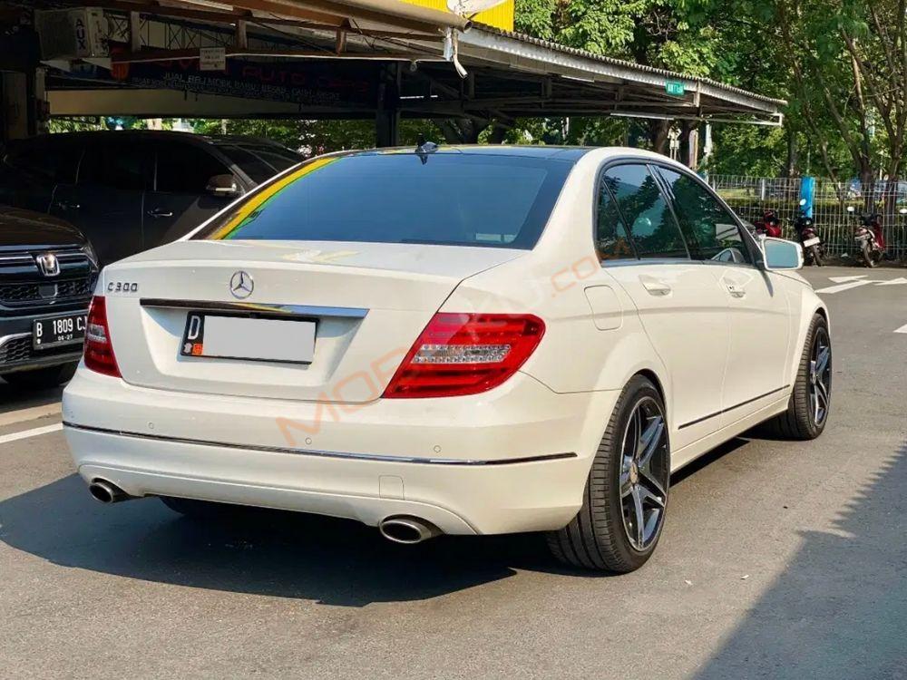 Mobil Mercedes-Benz C-Class 2013