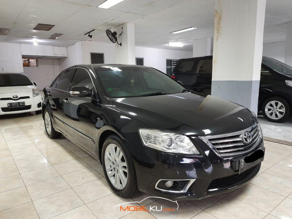 Mobil Toyota Camry 2011