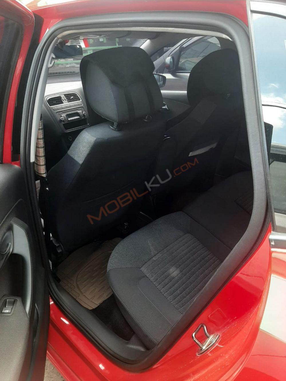 Mobil Volkswagen Polo 2013