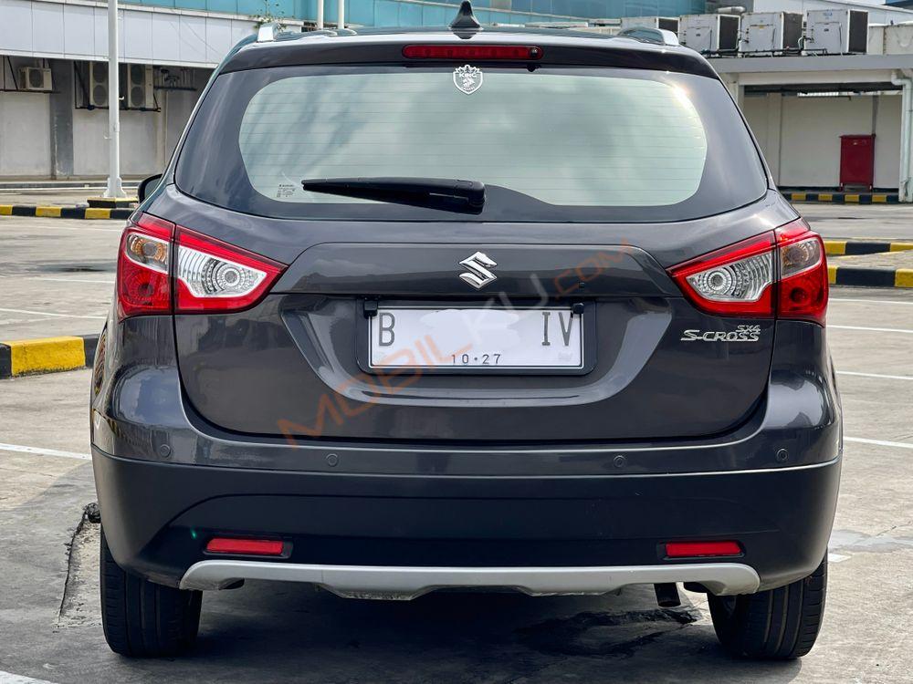 Mobil Suzuki SX4 2017