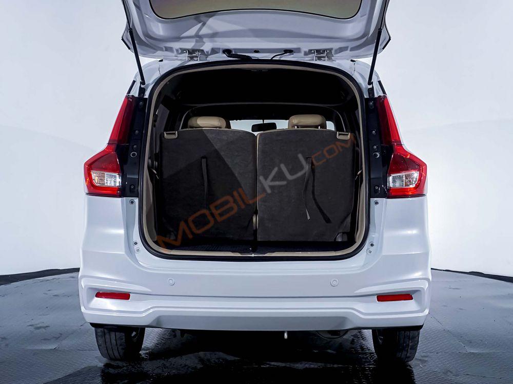 Mobil Suzuki Ertiga 2021