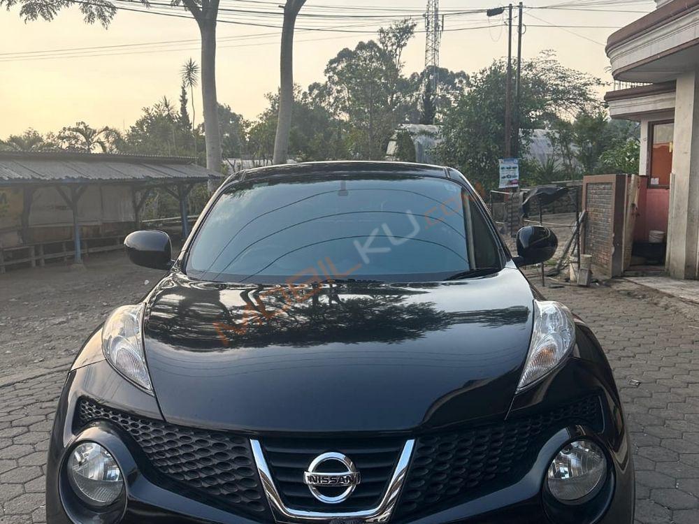 Mobil Nissan Juke 2012
