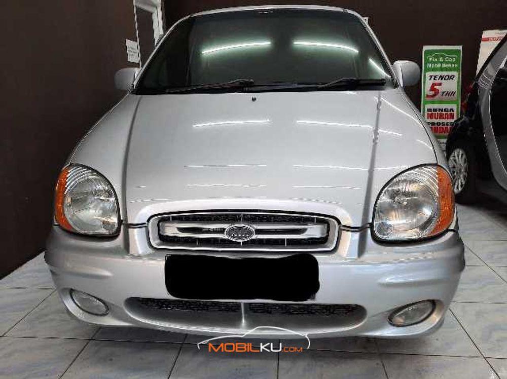 Mobil Kia Visto 2003