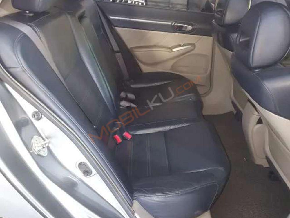 Mobil Honda Civic Sedan 2006
