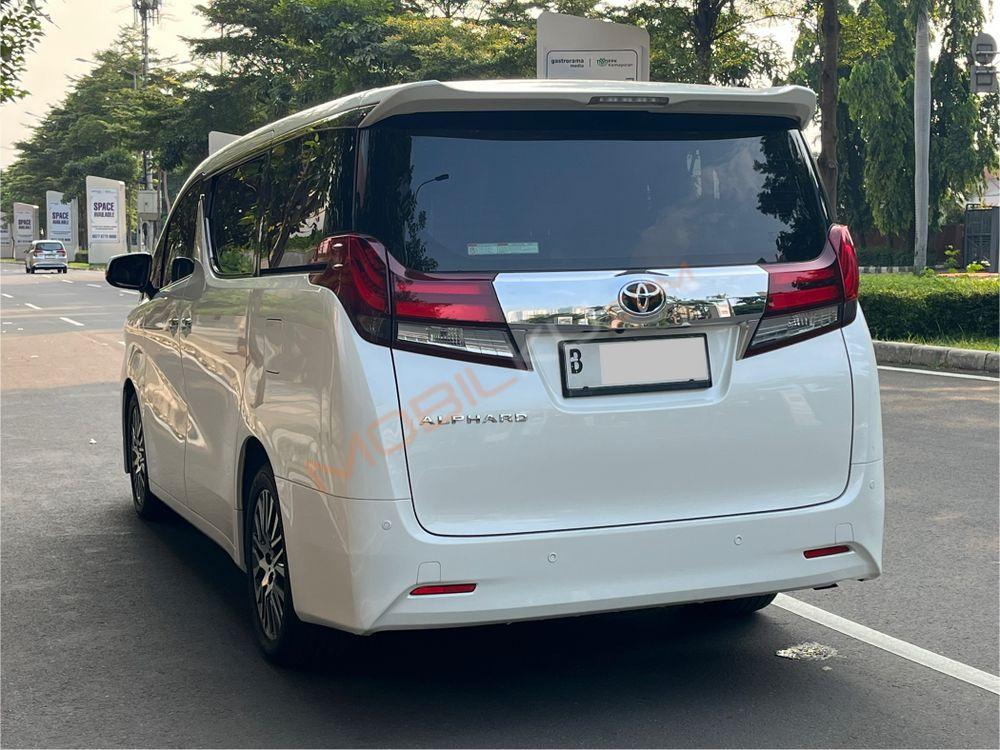 Mobil Toyota Alphard 2017