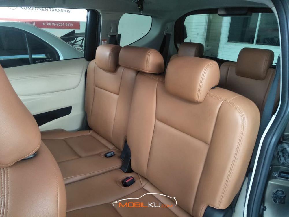 Mobil Toyota Sienta 2017