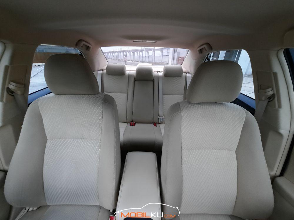 Mobil Toyota Camry 2017