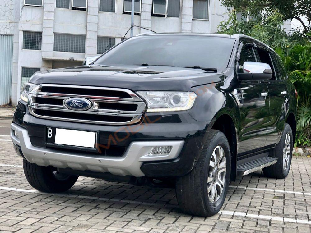 Mobil Ford Everest 2015