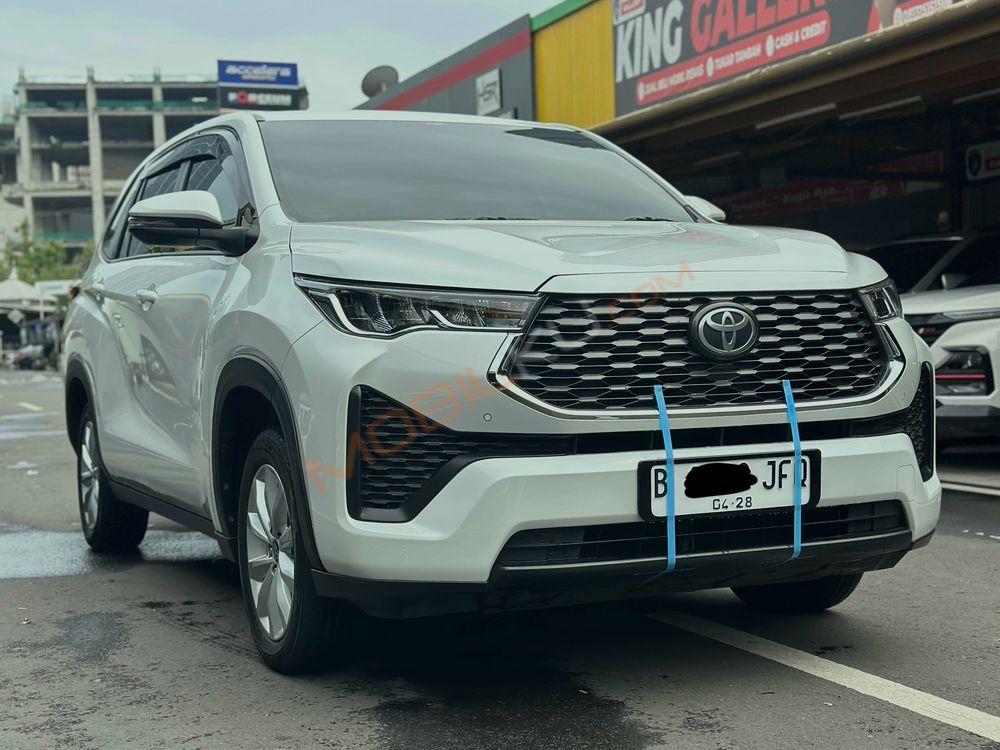 Mobil Toyota Kijang Innova Zenix 2023