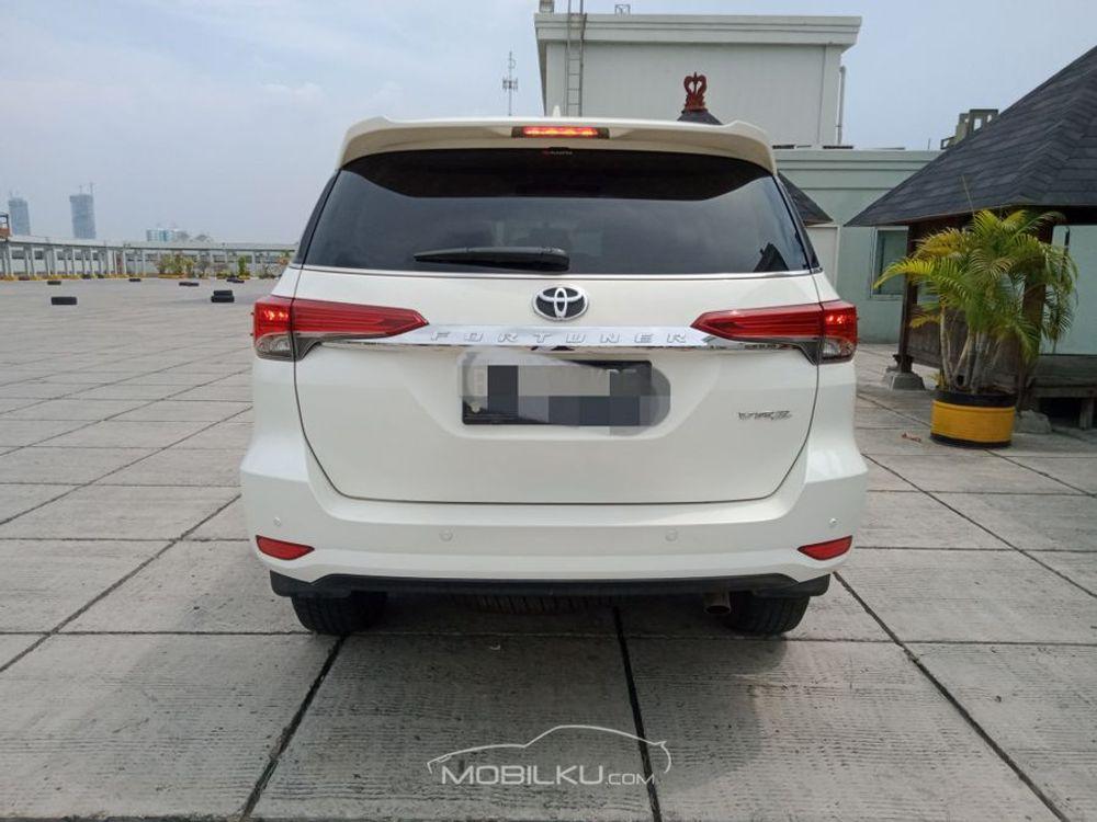 Mobil Toyota Fortuner 2016