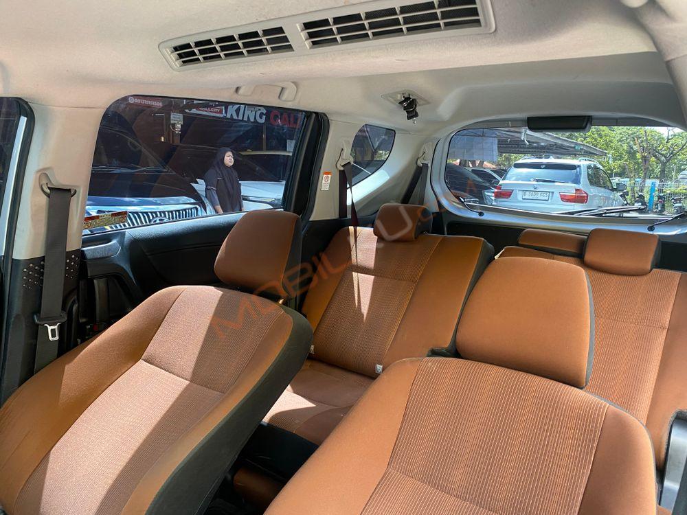 Mobil Toyota Sienta 2019