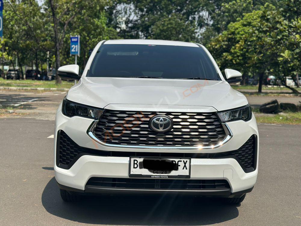 Mobil Toyota Kijang Innova 2023