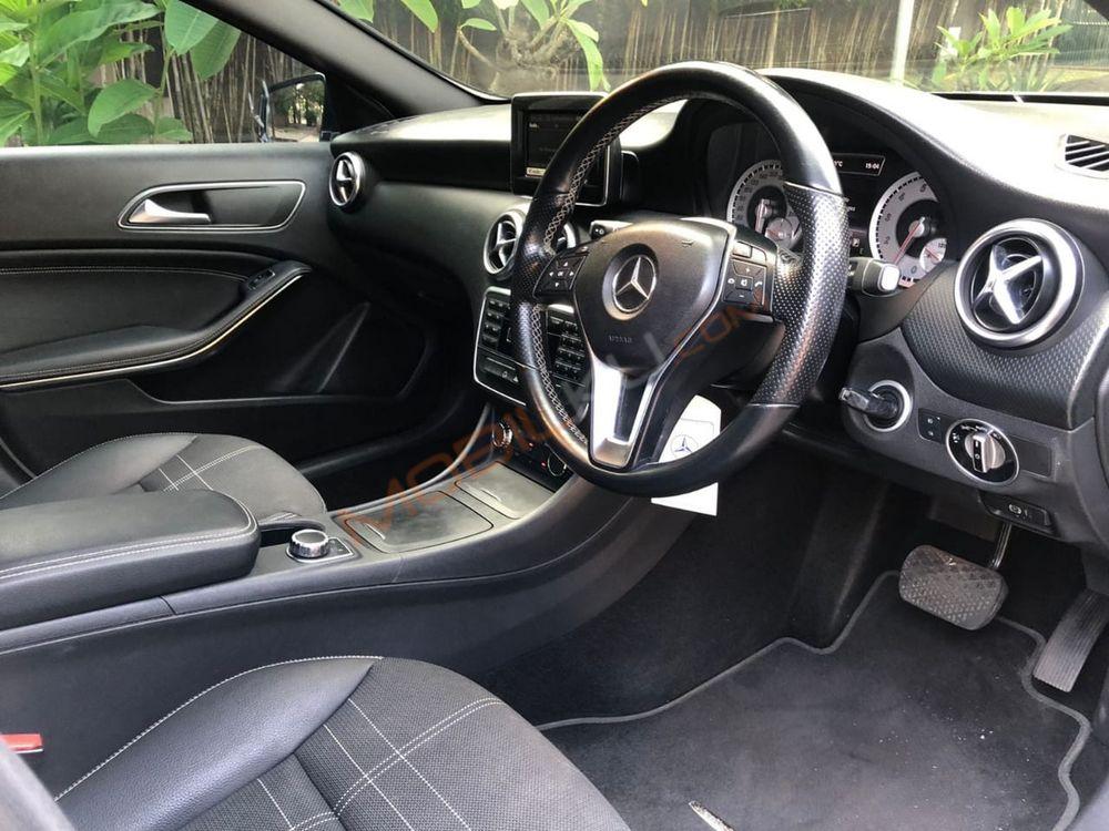 Mobil Mercedes-Benz A-Class 2013