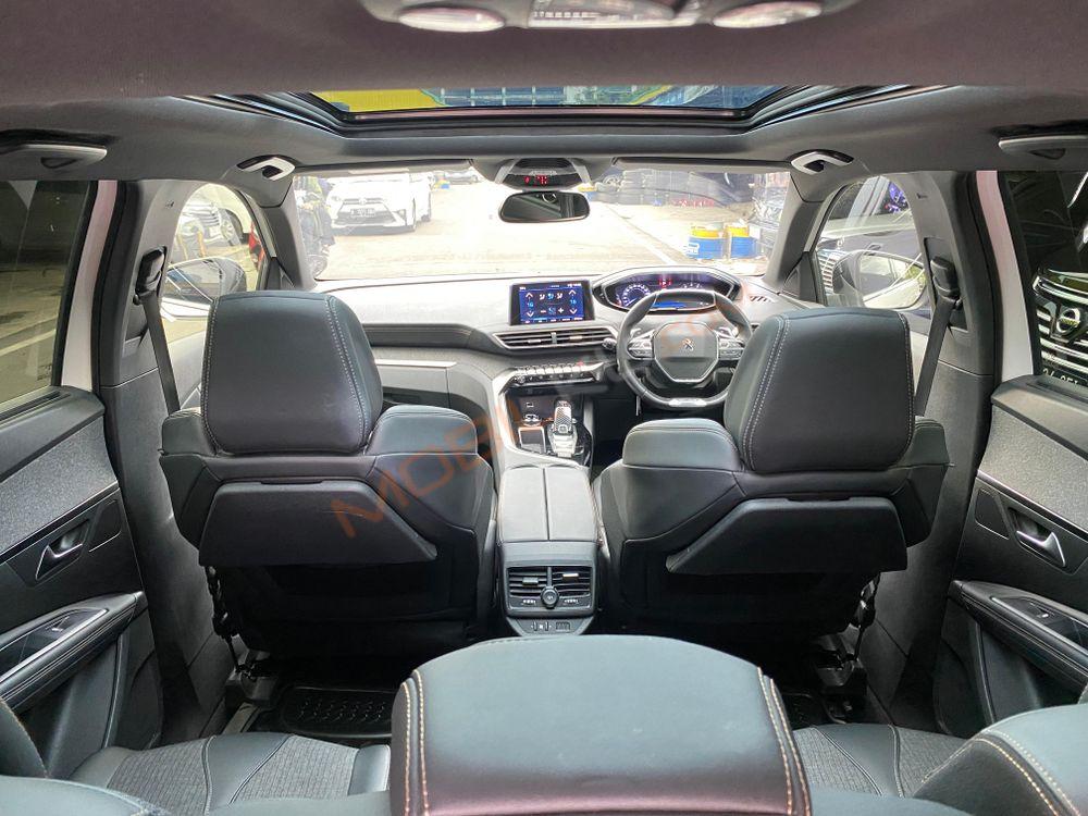 Mobil Peugeot 5008 2019