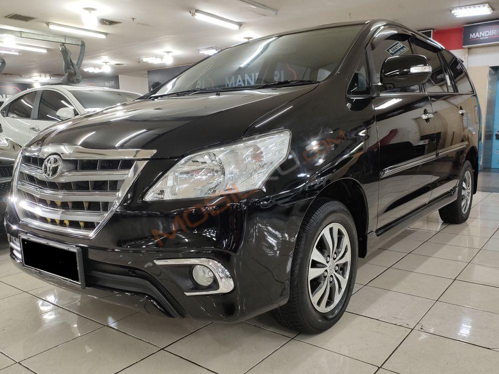 Mobil Toyota Kijang Innova 2015