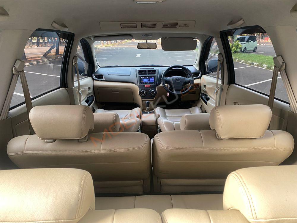 Mobil Toyota Avanza 2014