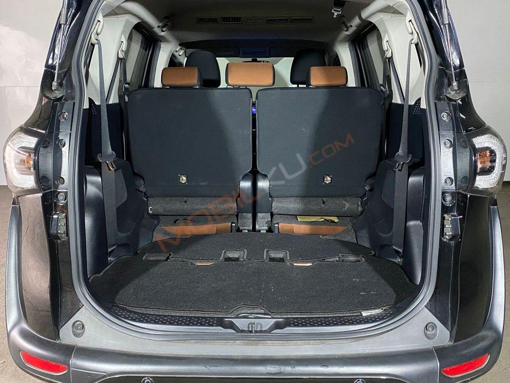 Mobil Toyota Sienta 2017