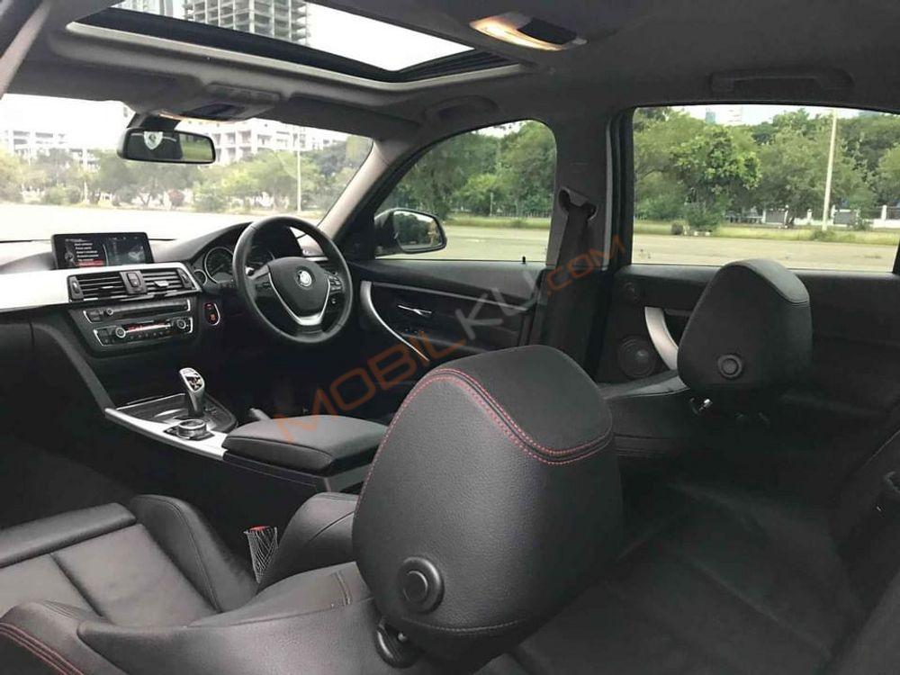 Mobil BMW 3 Series 2014