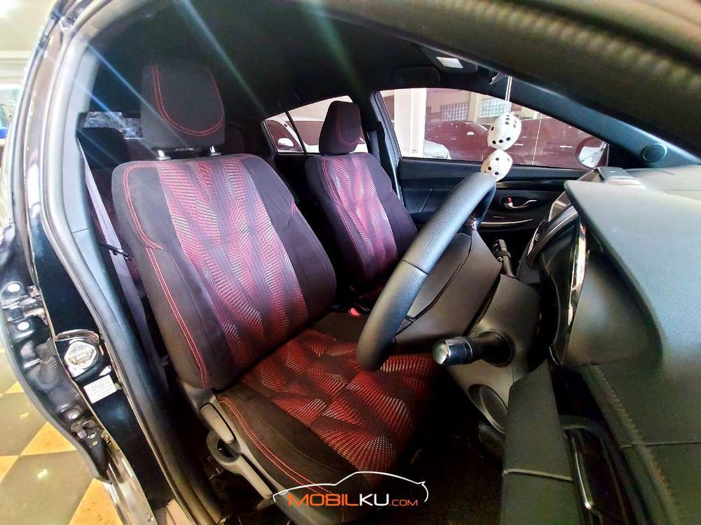 Mobil Toyota Yaris 2016