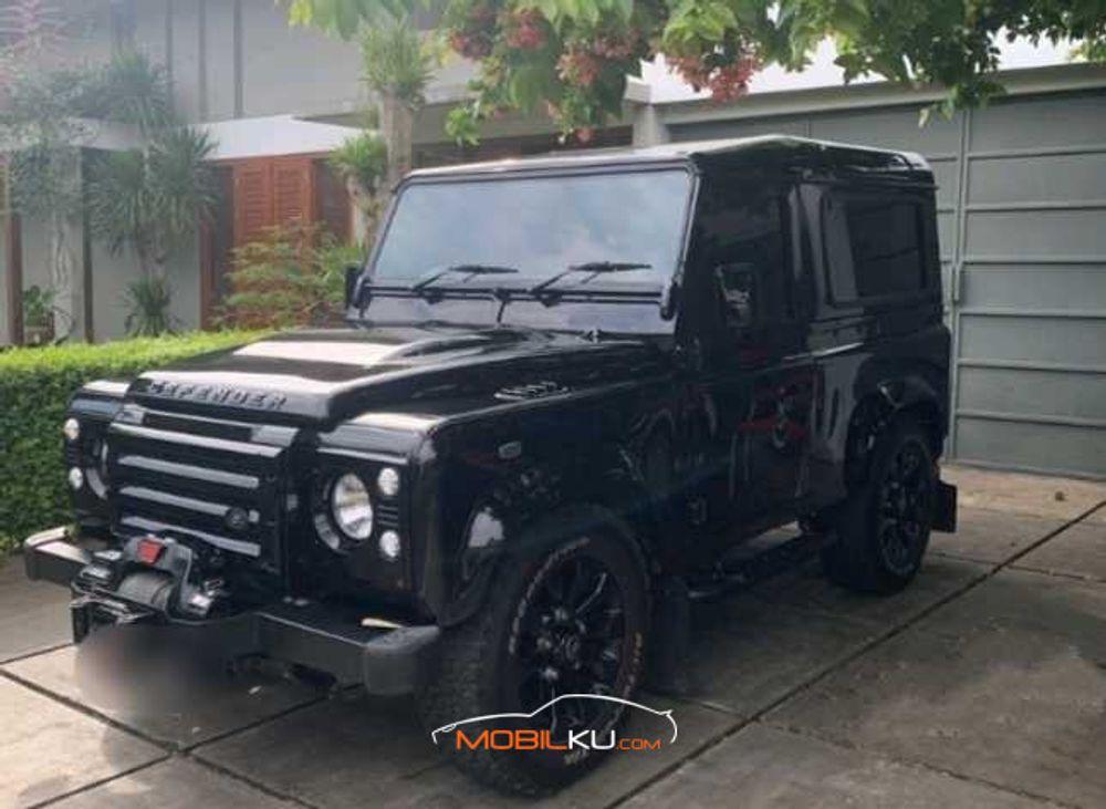 Mobil Land Rover Defender 2015