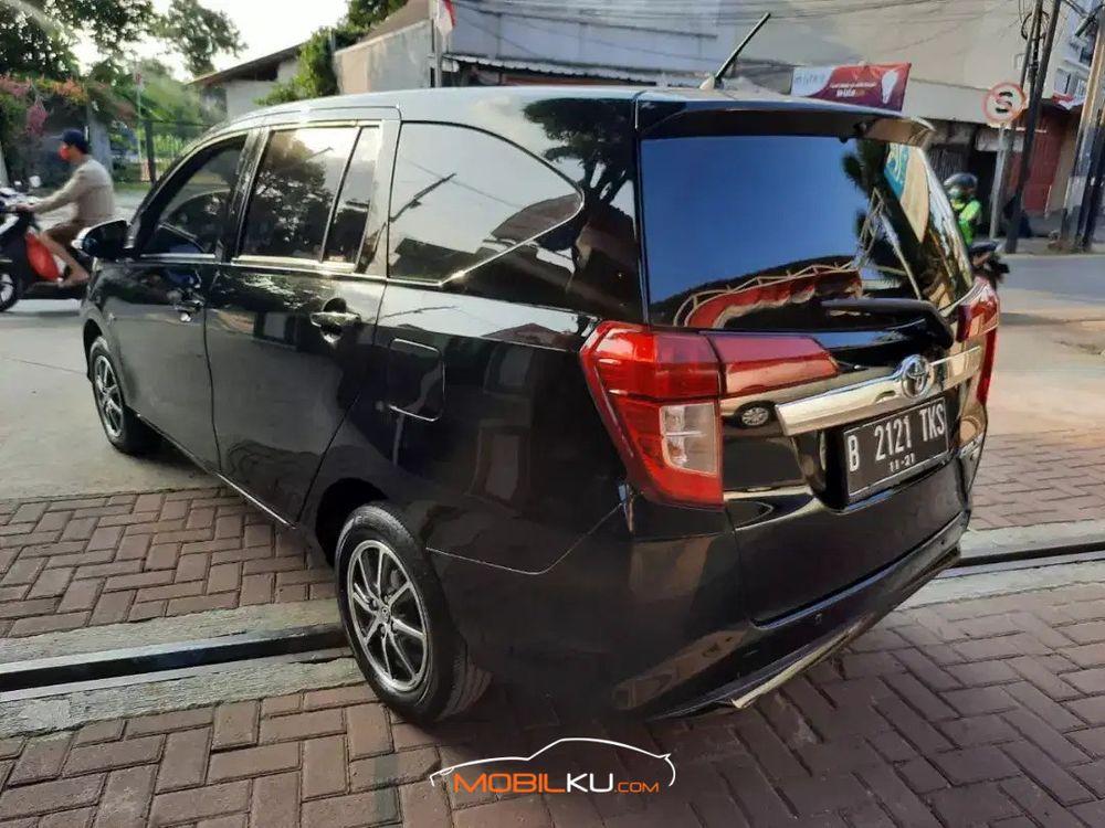 Mobil Toyota Calya 2016