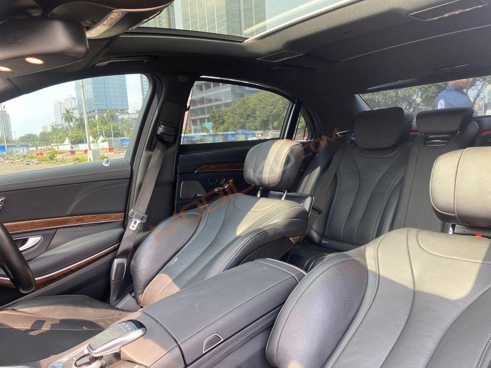 Mobil Mercedes-Benz S-Class 2015