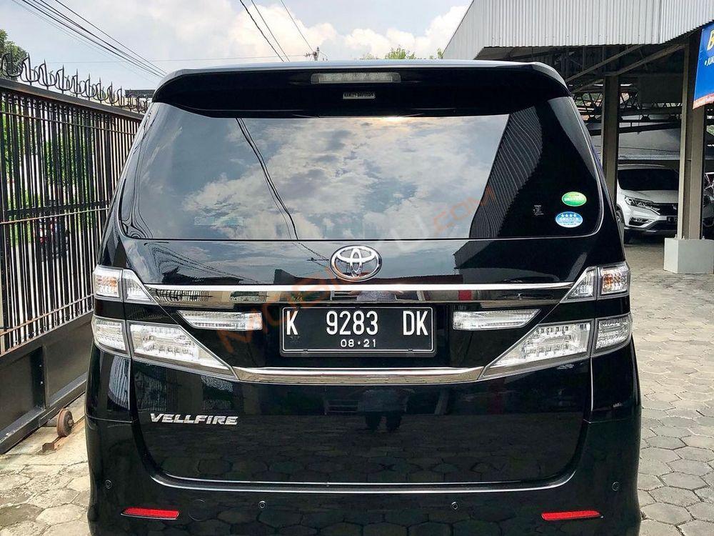 Mobil Toyota Vellfire 2021